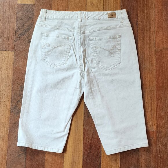 Bandolino White Jean Shorts Size 8 - Picture 10 of 13